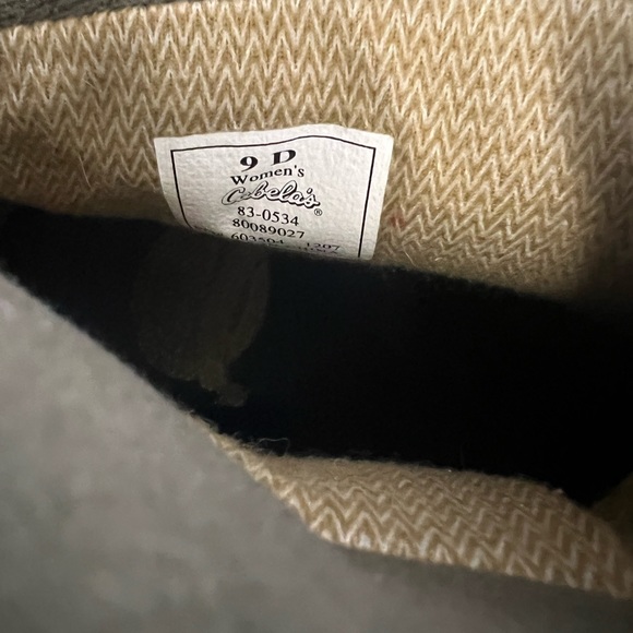 Cabela’s Boots (Dry Plus Thinsulate ultra Insulation hiking) size 9D Tan - Picture 4 of 7